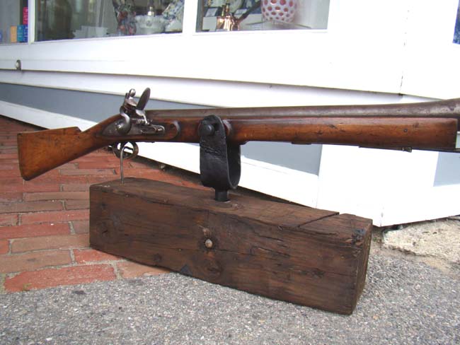 A late 18th or early 19th century steel barreled flintlock blunderbuss with swivel mount — image 6